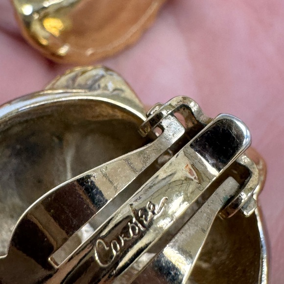 Vintage Carolee gold and silver tone clip on earrings - Picture 6 of 16
